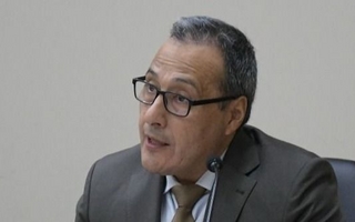 Adrián Riveros, el funcionario judicial que busca el cargo de fiscal general de la Corte