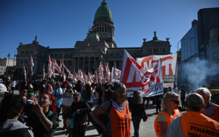 Tras los vetos de Milei, universidades y Hospital Garrahan se movilizaron 