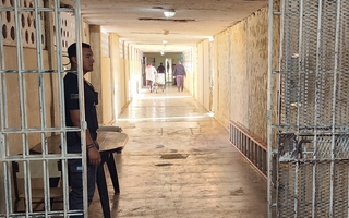 Fue liberado de la cárcel y en una semana cayó preso por apuñalar a un vecino