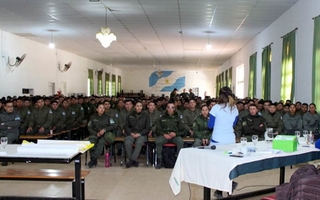 300 gendarmes participaron en una jornada de prevención del suicidio