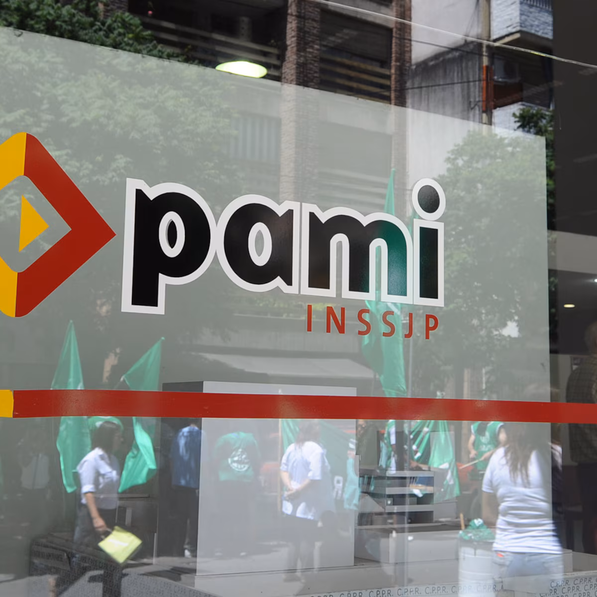 Falsos empleados de PAMI: estafan a jubilado con $4,4 millones
