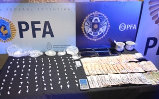 La Policía Federal allanó una casa en Villa Krause: halló cocaína y dinero