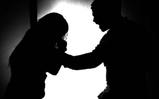 Golpeó y violó a su expareja que recién había tenido un cesárea de urgencia 