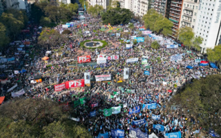 Estudiantes celebraron en el Congreso el rechazo a los vetos presidenciales
