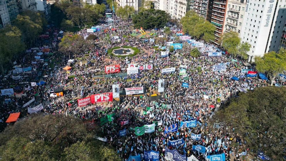 Rechazo a los vetos a universidades y pediatría: festejos en el Congreso