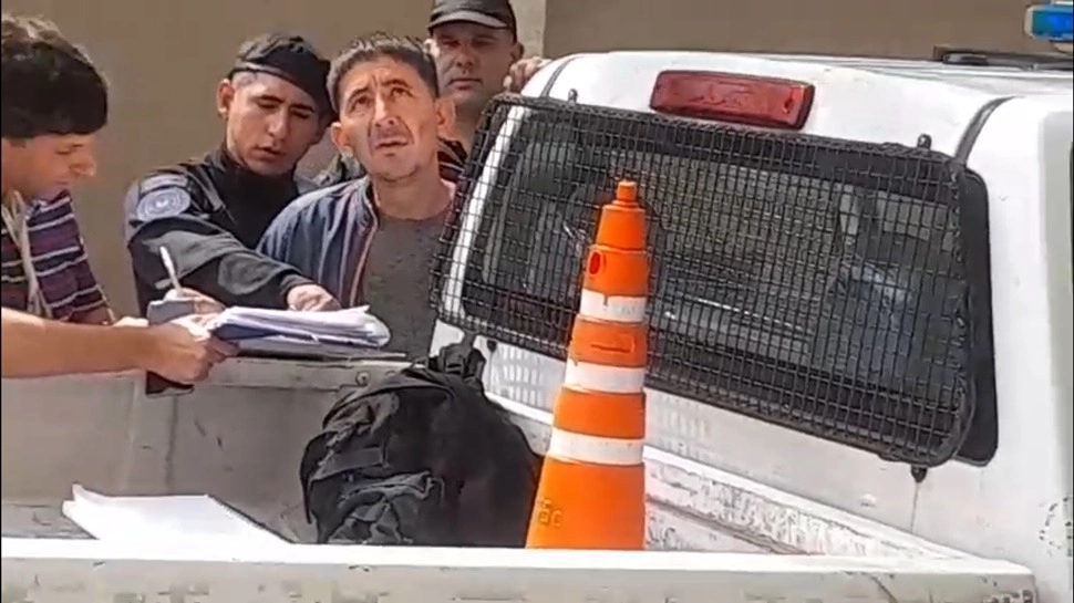 Asaltan a abuelos a la salida de un banco y la Policía de San Juan atrapa al ladrón