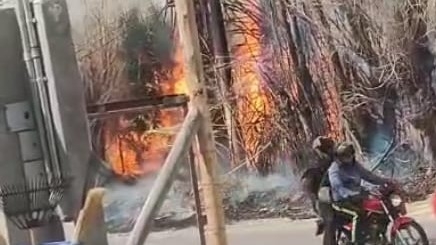 En Rawson: feroz incendio provocó corte de luz en un barrio