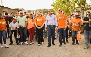 Martín, Palma y Rizzo, los candidatos de Orrego, estuvieron con vecinos en Chimbas