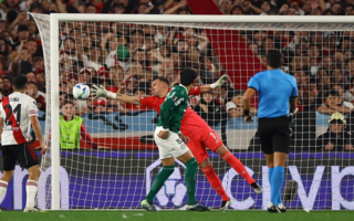 River descontó en el final y mantiene la ilusión ante Palmeiras en Brasil 