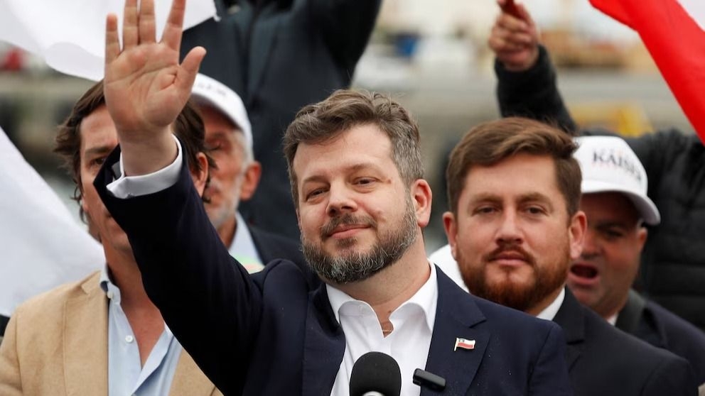 Campaña electoral en Chile: ocho candidatos y una polarizada disputa entre Jara y Kast