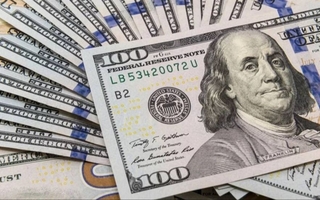 El dólar blue rompió la barrera de los $1.500 y no frena su suba