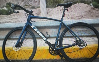 Un ciclista murió en el Dique de Ullum tras una fuerte ráfaga de viento que provocó la caída
