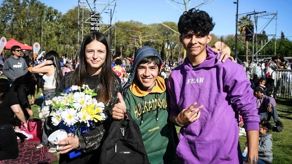 Los distintos grupos de amigos salieron a disfrutar del sol.