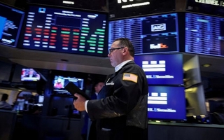 ADRs y bonos argentinos operan con variaciones mixtas antes de las elecciones