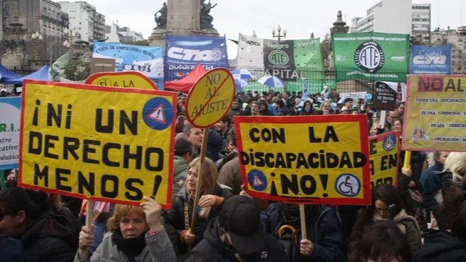 Diputados critican al Gobierno por suspender la ley de Emergencia en Discapacidad