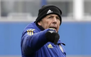 Russo recibió el alta y volverá a dirigir a Boca desde su casa