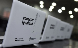 Empresarios reclaman deudas millonarias por notebooks de Conectar Igualdad