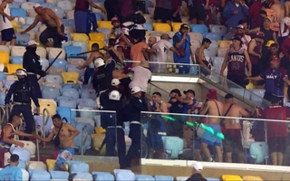 Hubo grave represión en el Maracaná a hinchas de Lanús en Brasil