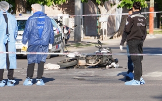 Choque fatal en la intersección de Maradona y Formosa: falleció un conductor de moto