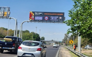 Cartelería digital: tras colocarlos en la Circunvalación, estudian poner más en otras rutas