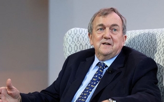Barrick nombró a Mark Hill como CEO interino tras la salida de Mark Bristo