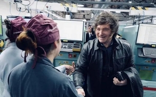 Milei suspendió su caminata de campaña en Ushuaia por protestas opositoras