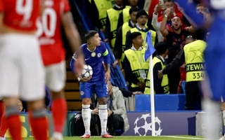 Enzo Fernández enfrentó a Benfica y sufrió la agresión de los hinchas