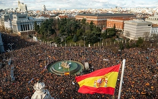 Masiva protesta en Madrid por la crisis migratoria de España