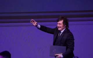Milei:  “Dudo que los argentinos sean tan tontos de volver al pasado”