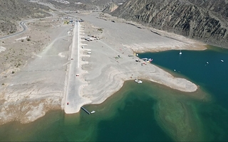 Por el agua, Ullum recuperaría playas y en Punta Negra cubriría el embarcadero