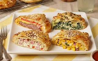 Cuatro pasteles salados con tapas de empanada para hacer en minutos