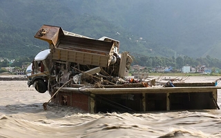 Más de 5100 personas siguen desaparecidas tras la devastadora riada en Nepal