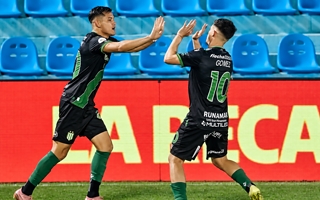 Banfield eliminó a Riestra por penales y espera por Boca o Racing