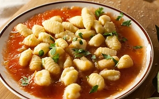 La receta italiana de ñoquis de pan para aprovechar las sobras en casa