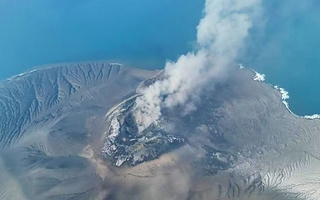 Desaparecieron cinco periodistas mientras cubrían la erupción de un volcán