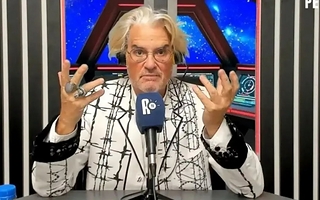 Tras las denuncias de abuso, Roberto Pettinato negocia para volver a la TV