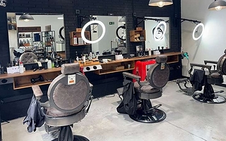 Entró por un boquete de una barbería de Trinidad y robó un enorme botín