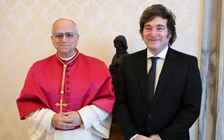 El Gobierno de Milei analiza un feriado por la visita del papa León XIV