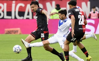 Newell's amargó a Vélez sobre el final y empataron 1-1 en Rosario