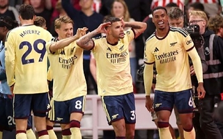 Arsenal ganó ante Sunderland y sigue perfecto en la Premier League