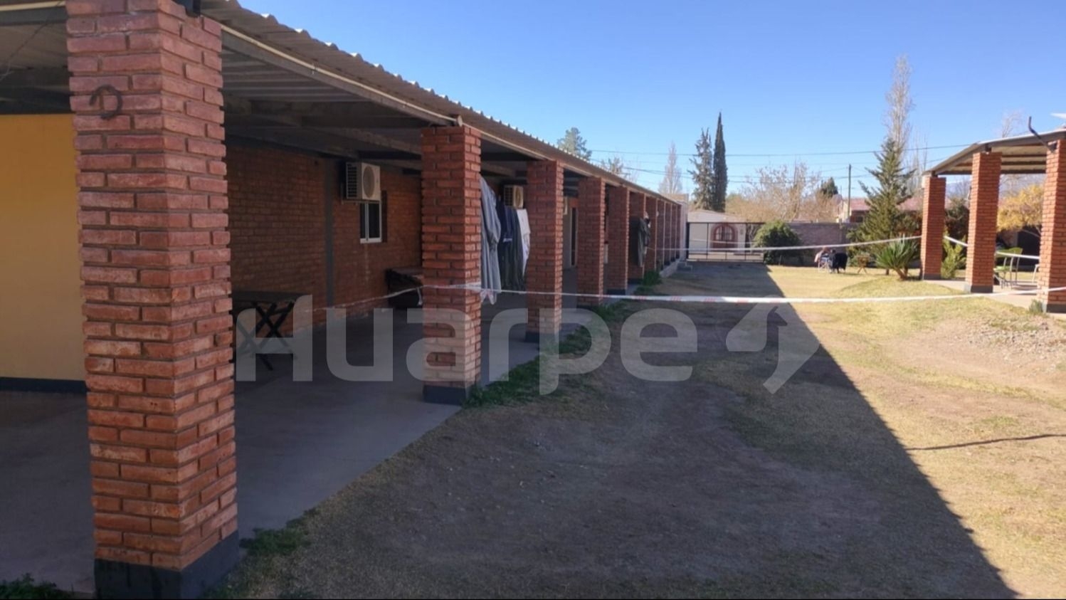 El lugar fue preservado tras confirmar el crimen.