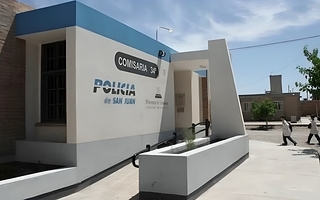 Una policía embarazada fue baleada por un compañero de La Bebida