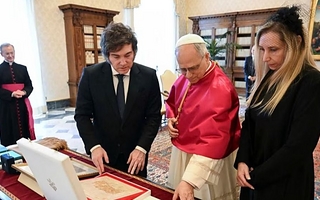 El Gobierno organiza una nueva reunión por la visita de León XIV