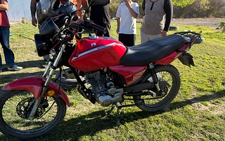 Una moto que fue robada apareció abandonada en una zanja