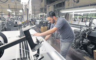 Desprotección laboral: el 45,2% trabaja sin aportes en Argentina