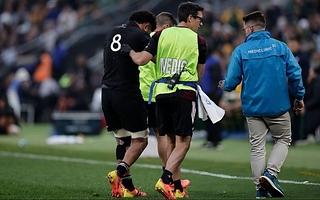 Ardie Savea quedó afuera de los All Blacks y sigue sin fecha de regreso
