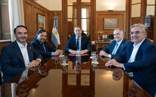 Santilli reunió a gobernadores y negocia apoyo al Presupuesto 2027