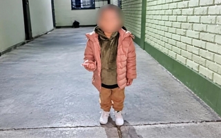 El nene quemado con agua hirviendo recibió su primera intervención