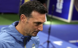 Un DT multicampeón se postuló para reemplazar a Scaloni si deja la Selección