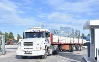 La laminadora ya fue instalada y la fábrica de paneles avanza